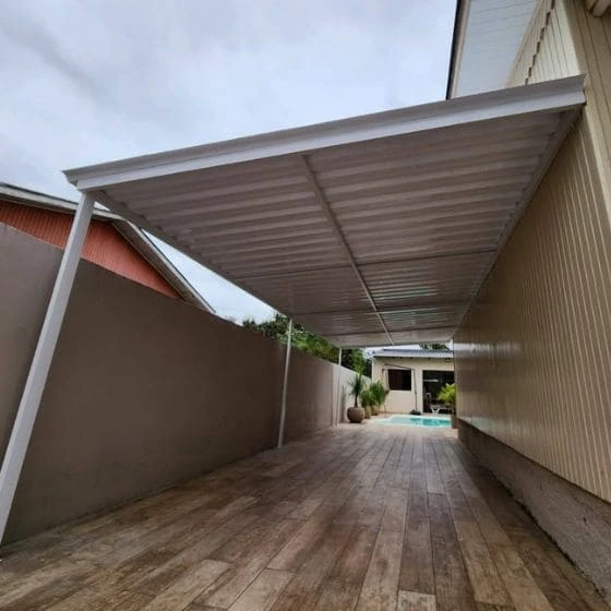 Cobertura de Telha Metálica Simples em Chácaras Bonanza, Suzano SP — Instalação em garagem residencial