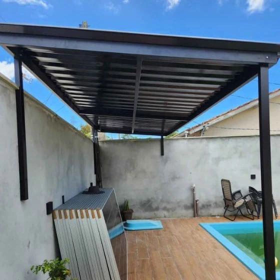 Cobertura de Telha Metálica Simples em Chácaras Bonanza, Suzano SP — Instalação em estacionamento