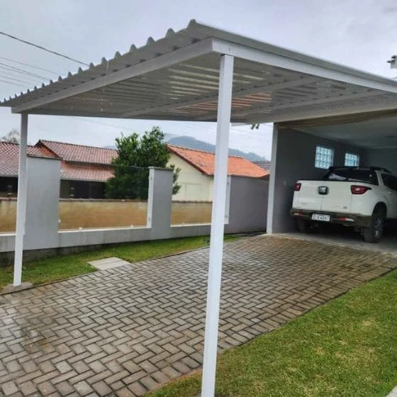 Cobertura de Telha Metálica Simples em Chácaras Bonanza, Suzano SP — Cobertura com estrutura metálica reforçada