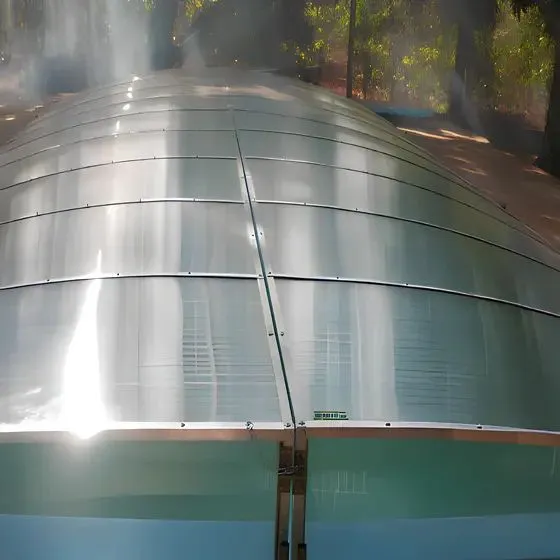 Cobertura Retrátil para Piscina em Vila Mazza, Suzano SP — Cobertura com calha lateral para escoamento