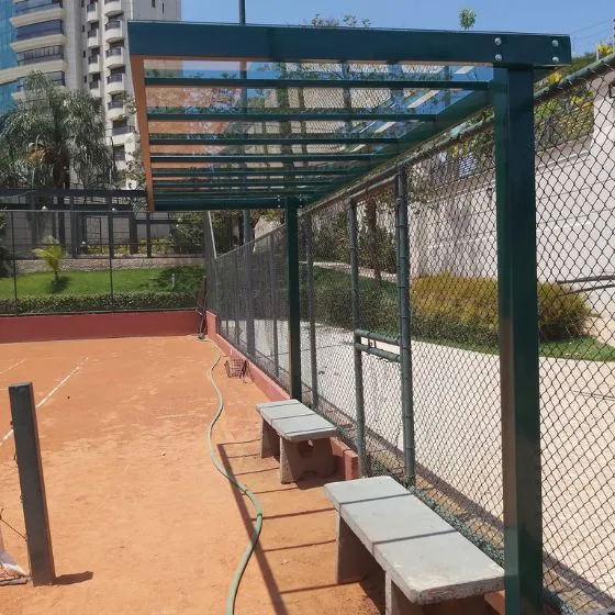 Pergolado de Alumínio com Policarbonato em Suzano SP — Instalação em estacionamento