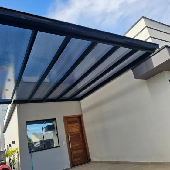 Pergolado Fixo de Ferro em Suzano SP Pergolado Fixo de Ferro em Suzano SP — Cobertura em quintal residencial coberto