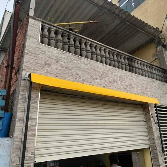 Toldo Cortina com Braços Laterais em Suzano SP — Cobertura em área de piscina