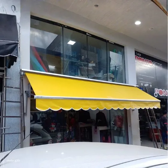 Toldo Cortina com Braços Laterais em Suzano SP — Cobertura em quintal residencial coberto