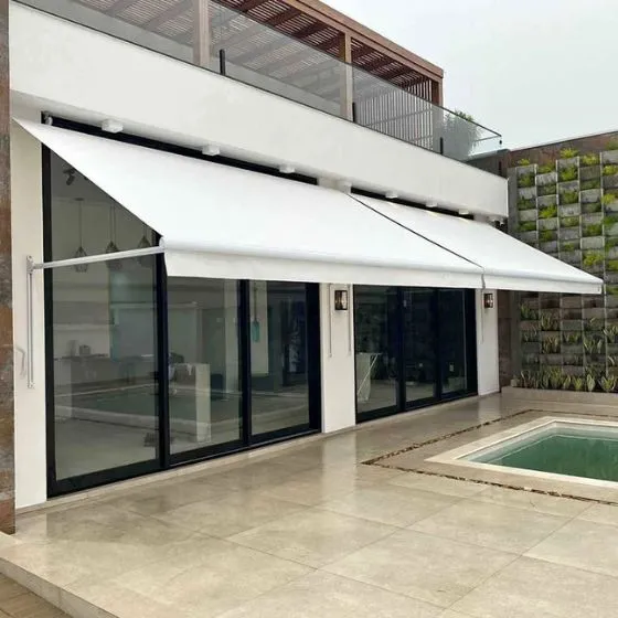 Toldo Cortina com Braços Laterais em Suzano SP — Instalação em estacionamento