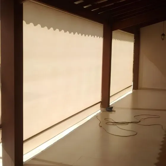 Toldo Cortina de Tela Screen em Suzano SP Toldo Cortina de Tela Screen em Suzano SP — Instalação em área gourmet com churrasqueira