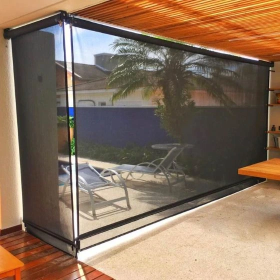 Toldo Cortina de Tela Screen em Suzano SP Toldo Cortina de Tela Screen em Suzano SP — Instalação em estacionamento