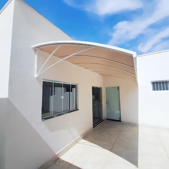 Toldo Fixo de Lona PVC em Suzano SP Toldo Fixo de Lona PVC em Suzano SP — Instalação em estacionamento