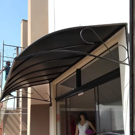 Toldo Fixo de Lona PVC em Suzano SP Toldo Fixo de Lona PVC em Suzano SP — Cobertura com estrutura metálica reforçada